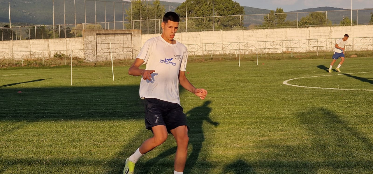 Laza, kao i Marko, sprema mlad tim, talentovane fudblere pune enegije i ...