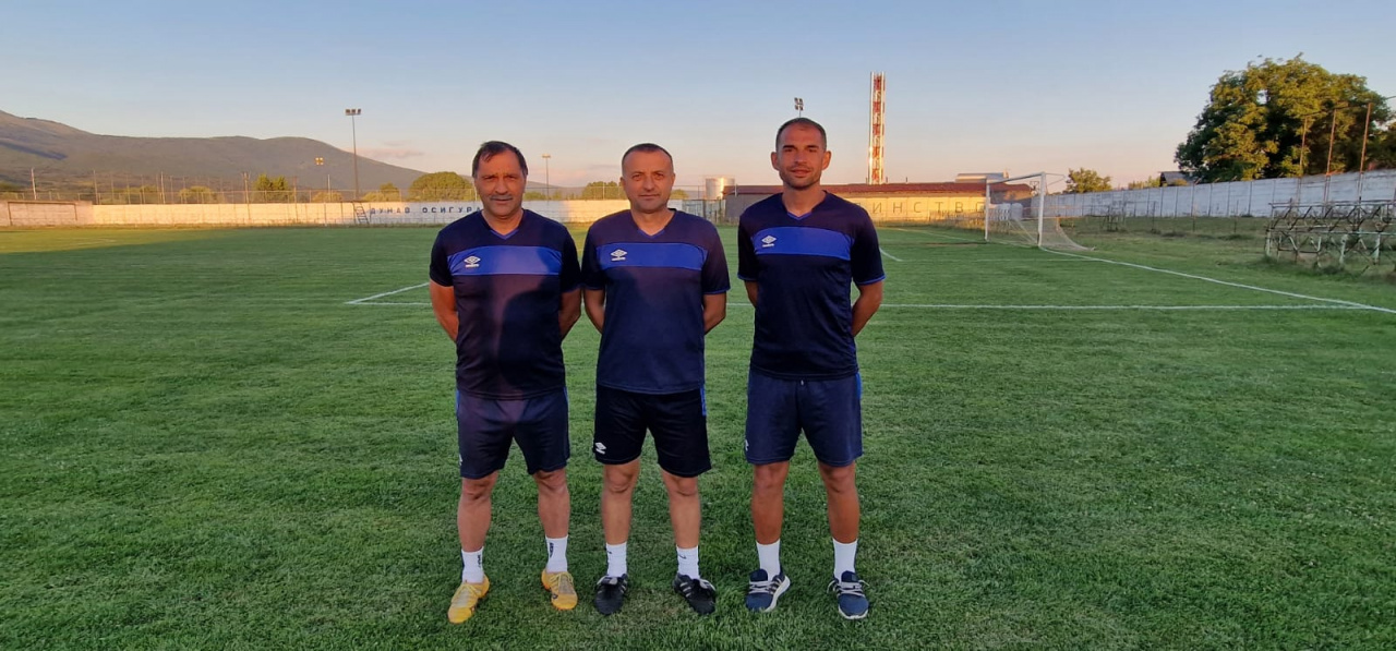Laza, kao i Marko, sprema mlad tim, talentovane fudblere pune enegije i ...